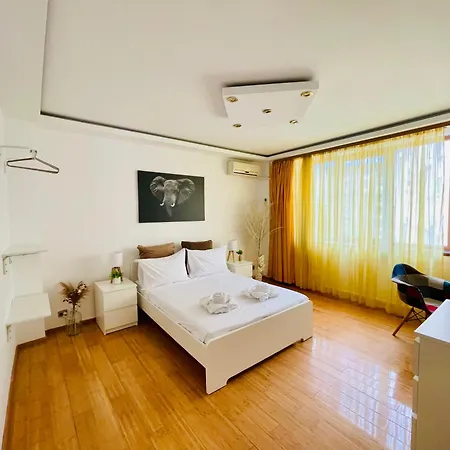 Old Town Ateneu 布加勒斯特