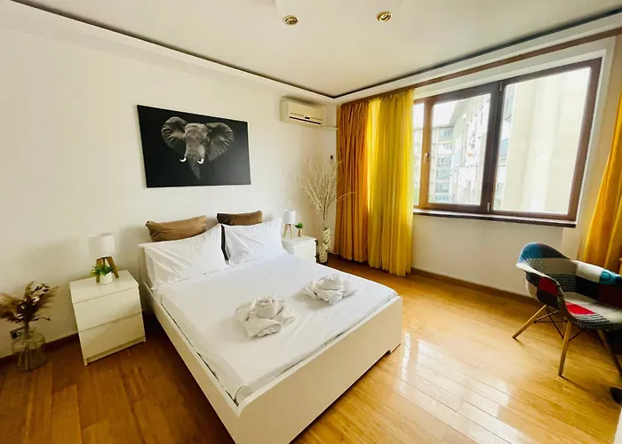 Old Town Ateneu Apartman *