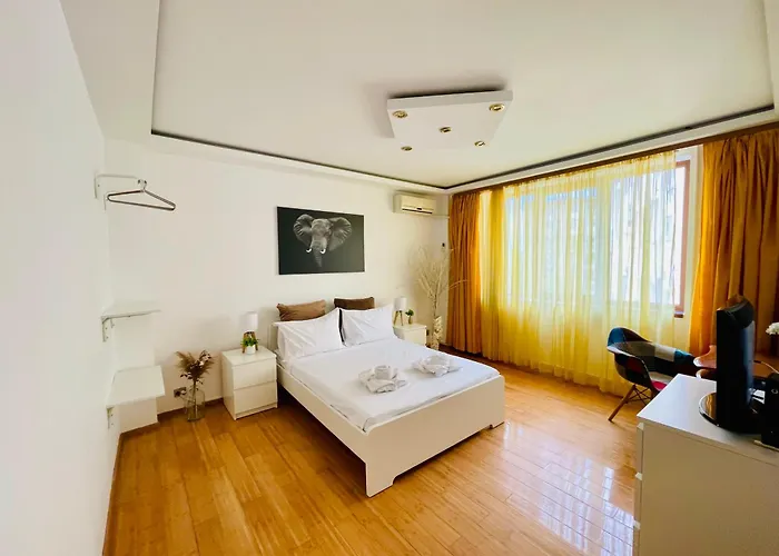 Old Town Ateneu Bucarest